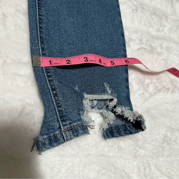 Woman’s Sofia Vergara Adora Curvy Girlfriend Crop Ankle Jeans Size 4 - Picture 12 of 14